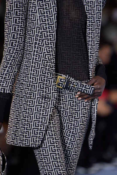 Look 65